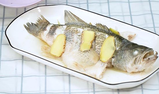 清蒸鲈鱼的做法