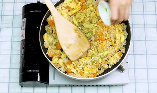 蛋炒饭的做法