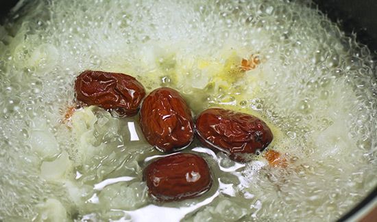 银耳莲子羹的做法