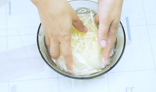炝拌土豆丝的做法