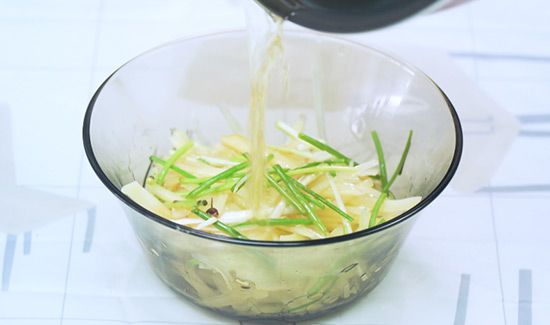 炝拌土豆丝的做法
