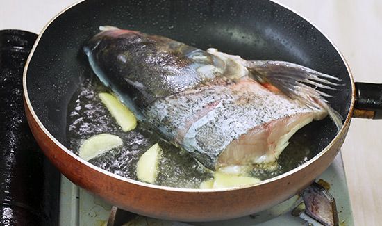鱼头豆腐汤的做法