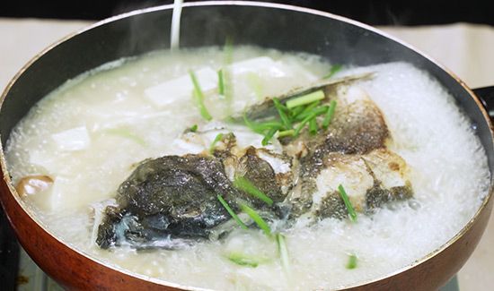 鱼头豆腐汤的做法
