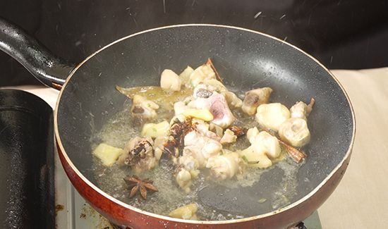 小鸡炖蘑菇的做法