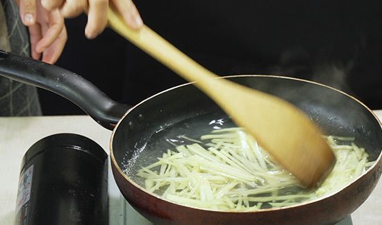 青椒土豆丝的做法