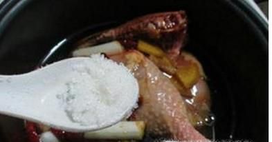 怎么做卤鸡腿（好吃不费力！）