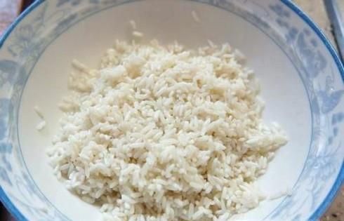 肉粽子的糯米怎么腌制