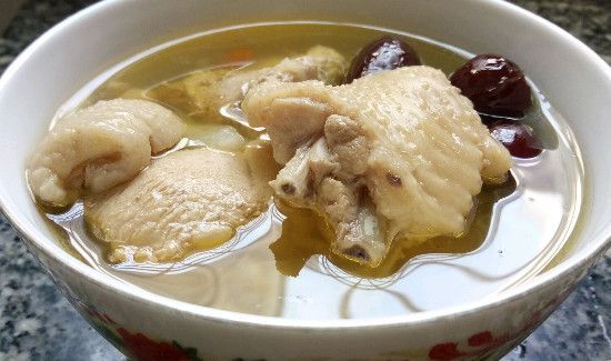 榴莲壳煲鸡汤的做法