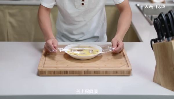 鸡蛋羹怎么蒸出来又嫩又滑 鸡蛋羹怎么做