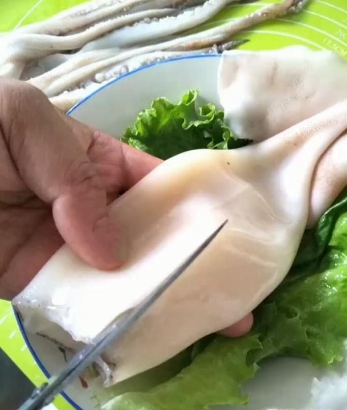 鱿鱼怎么做好吃(好吃铁板鱿鱼家常做法)