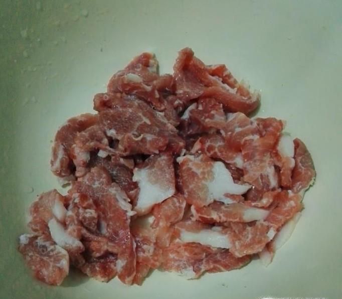 芹菜香干炒猪肉的家常做法