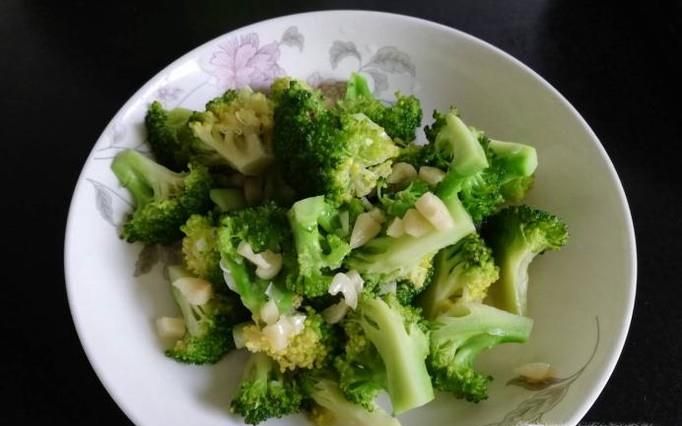 蒜蓉西兰花的家常做法