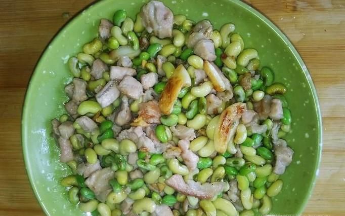 美味的嫩白豆爆肉丁的做法