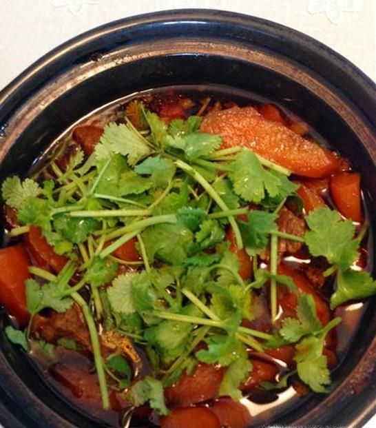 牛腩焖胡萝卜的家常做法