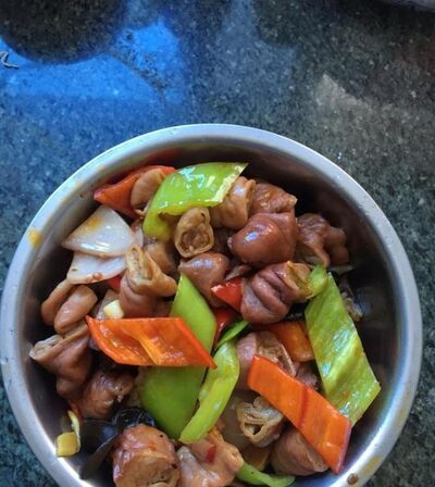 青椒炒肥肠的做法