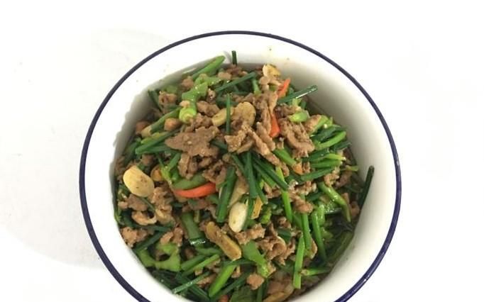 韭菜苔小炒肉的家常做法