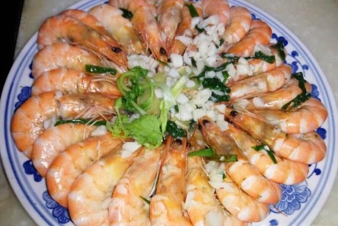 蒜泥基尾虾的做法