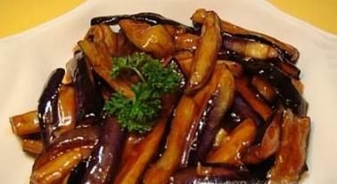 红烧茄子的家常做法，很简单哦