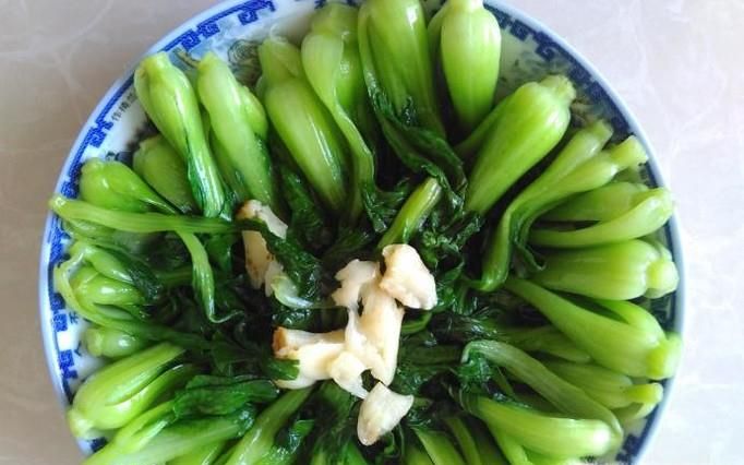 小油菜怎么做才好吃 清炒小油菜的做法