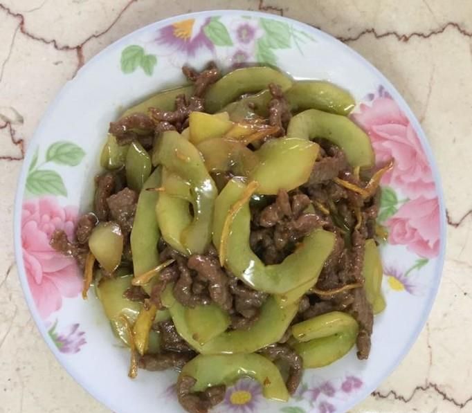 简单美味的牛肉丝炒秋黄瓜