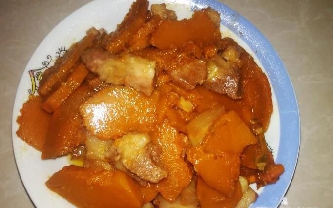南瓜焖猪肉的做法