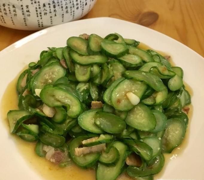 五花肉片炒丝瓜的家常做法