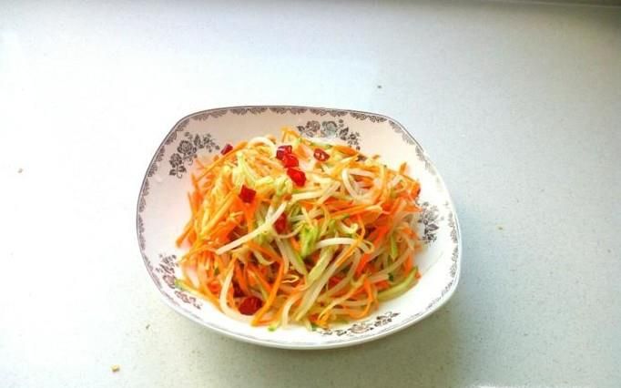 凉拌绿豆芽的家常做法