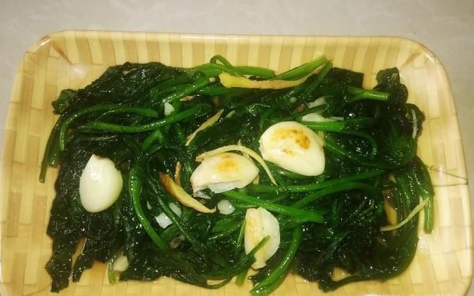 美味好吃的野菜，蒜爆一点红的做法