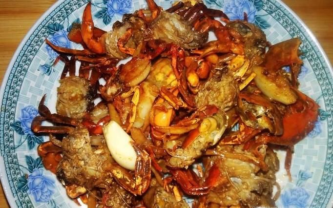 蒜爆小河蟹的做法