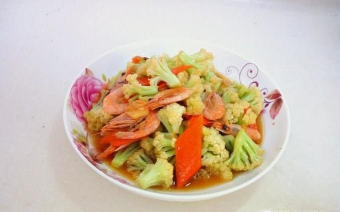 有机菜花炒北极虾的家常做法