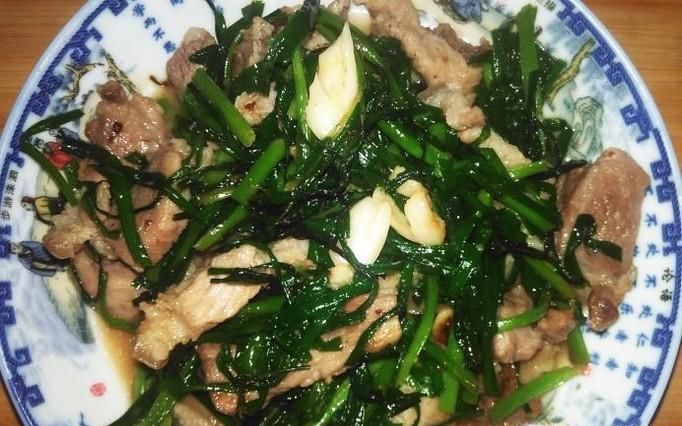 韭菜炒猪肉的做法