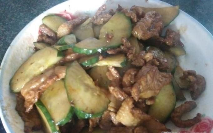 家常菜怎么炒黄瓜肉片?