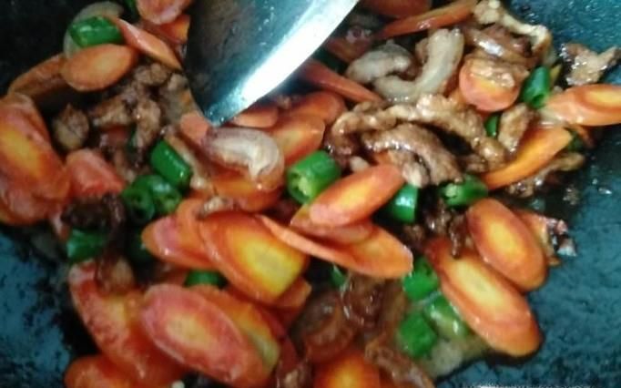 怎么做胡萝卜肉片?