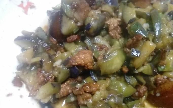 怎么做酱肉茄子？