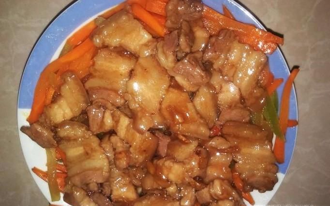 红萝卜冬瓜炒五花肉的做法