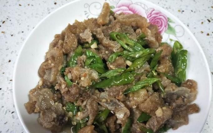 辣椒炒油渣的家常做法