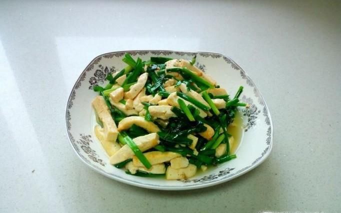 豆腐炒韭菜的家常做法
