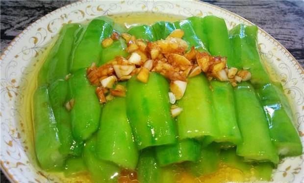蒜蓉浇丝瓜的家常做法