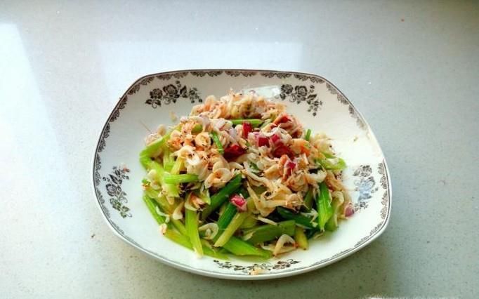 虾皮拌芹菜的做法