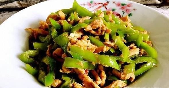 尖椒炒鸡胸肉的做法