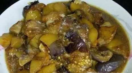 东北家常养生菜—家常土豆烩茄子怎么做好吃？