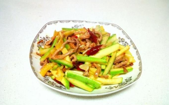 角瓜炒肉丝的家常做法
