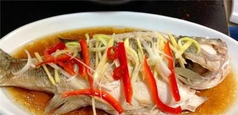 鲈鱼怎么做好吃？清蒸鲈鱼的家常做法