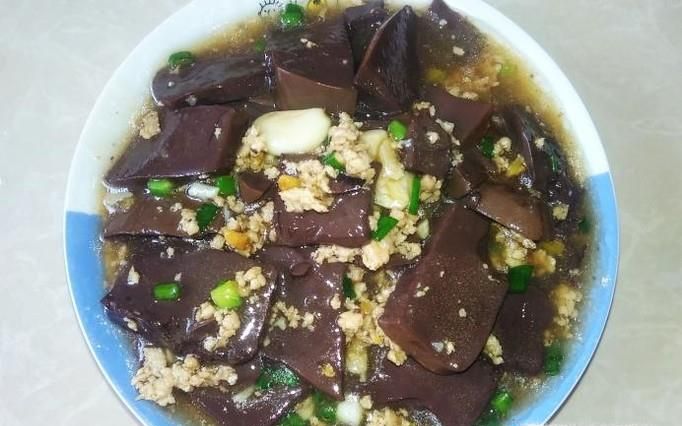 肉末焖牛血，酸辣牛血的做法