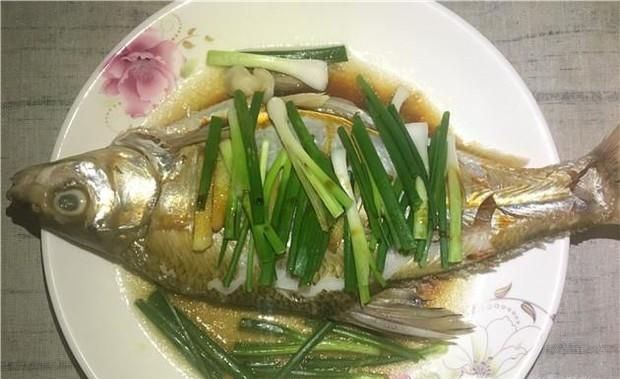 蚝油清蒸鳊鱼的家常做法