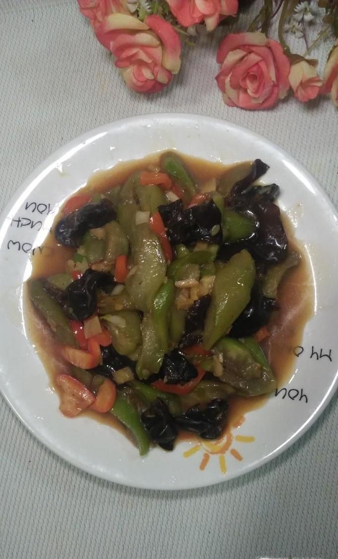 怎样做美味的红烧丝瓜木耳？