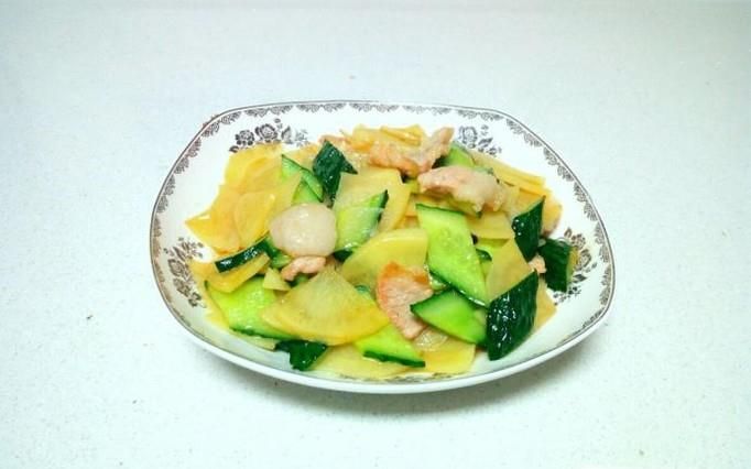 土豆片炒黄瓜片的家常做法