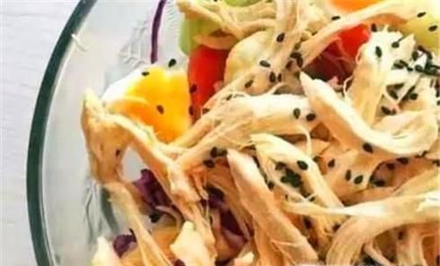 水煮鸡胸肉怎么做