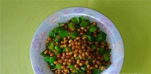 黄豆炒青椒的做法