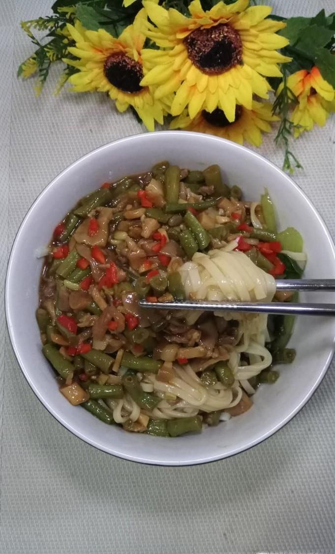 怎样做美味的豆角肉炸酱面？